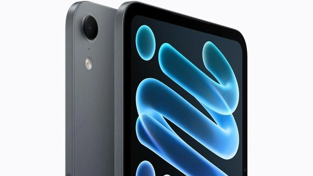 Ön ve arka yüzü görünen, mavi grafiklerin yer aldığı ekranlı gri iPad mini 8