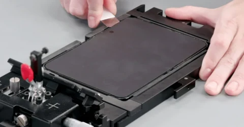 Apple, iPhone Duo için resmî onarım rehberini yayımladı