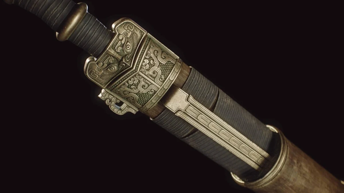 Assassin’s Creed Destiny prototipindeki süslü metal detaylara sahip silahın yakın plan görüntüsü