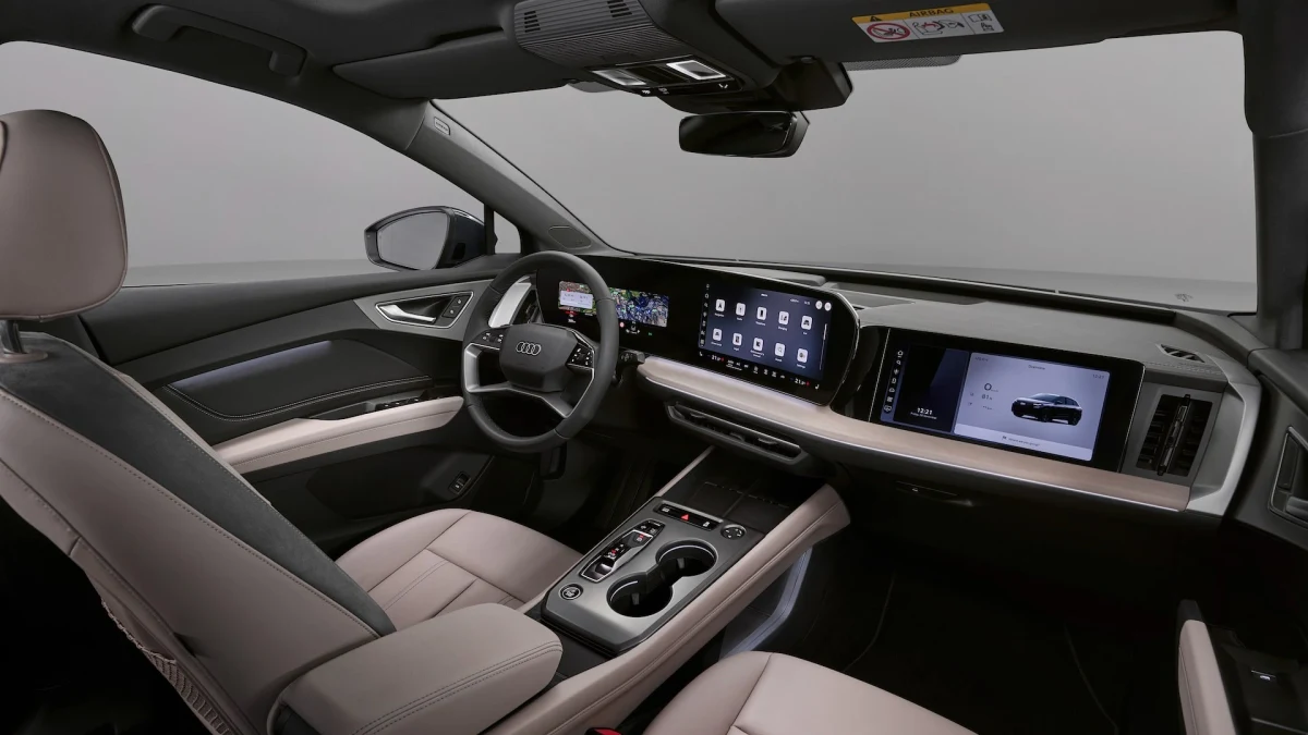 Açık renk döşemeli Audi Q4 e-tron iç mekânı