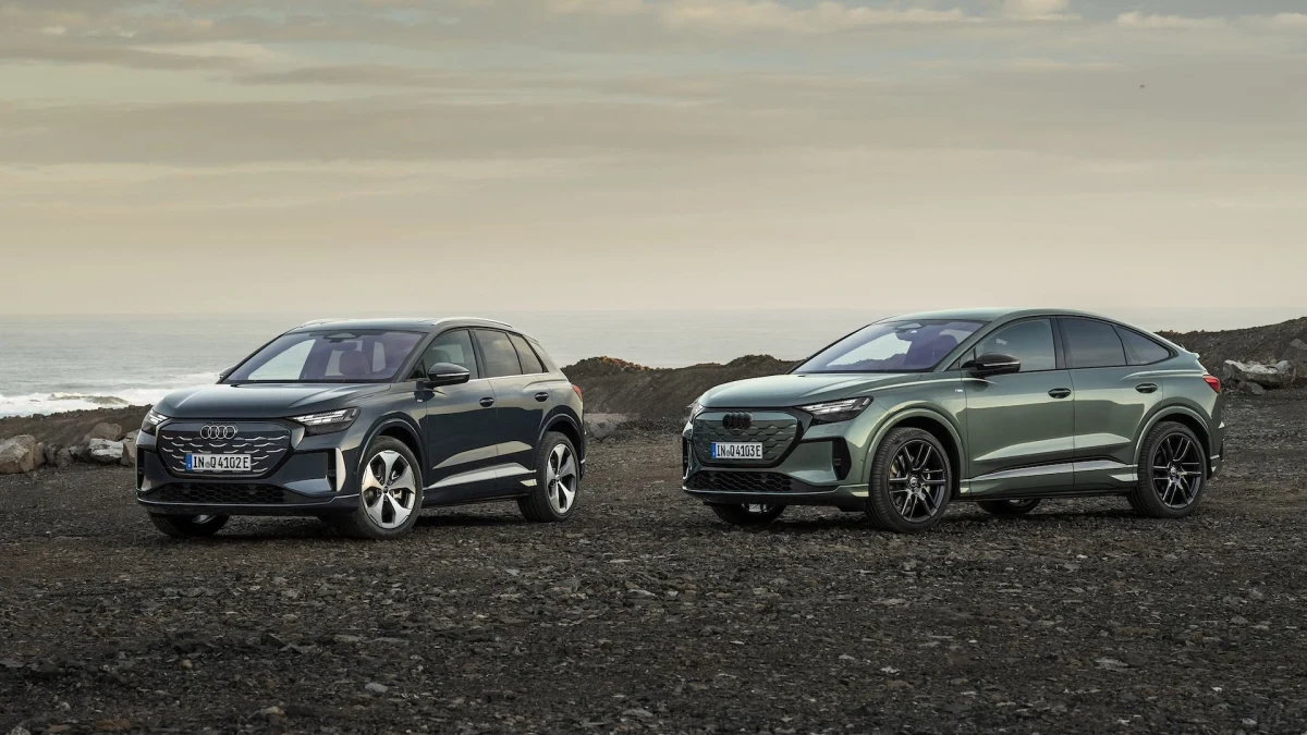 Audi Q4 e-tron SUV ve Sportback modellerinin önden görünümü