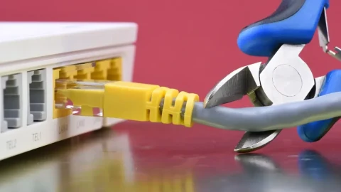 16 Yıllık Broadcom Router Açığı: WPSplinter Milyonlarca Cihazı Risk Altında Bırakıyor