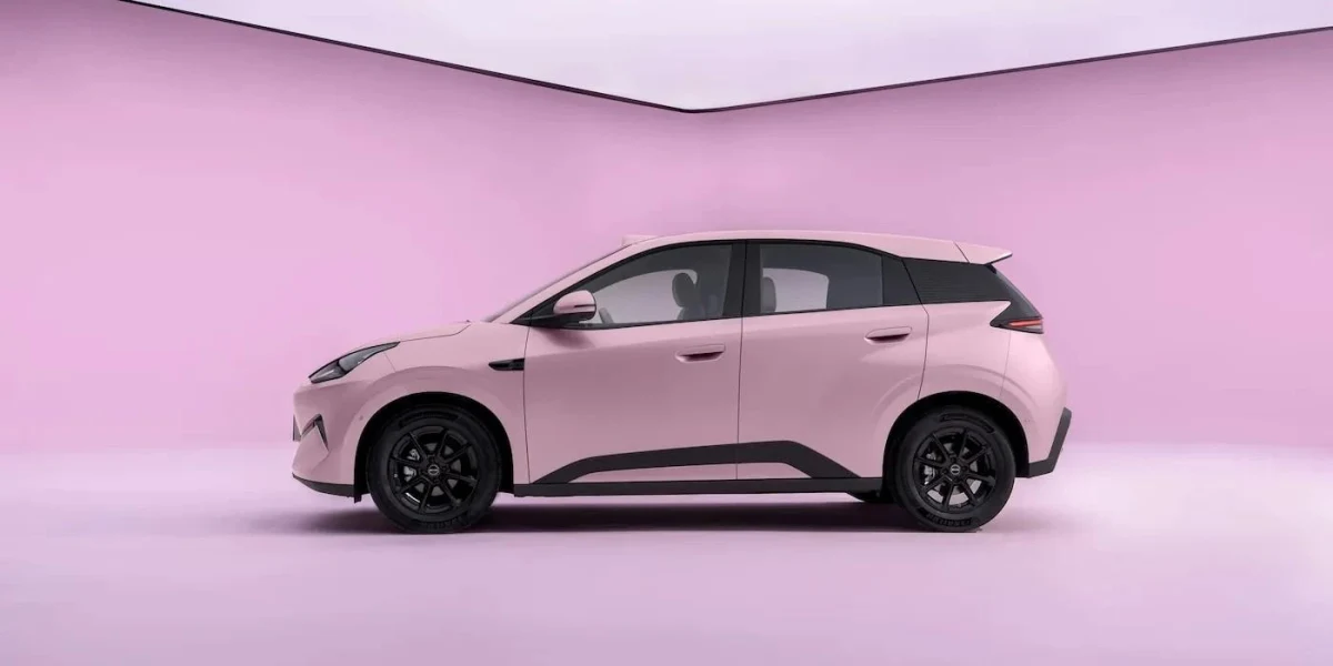 Pembe BYD Seagull’un yandan görünümü