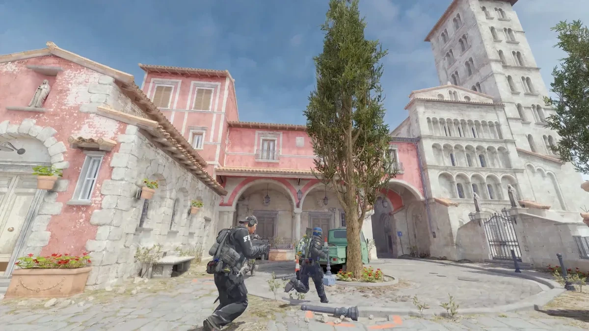 Counter-Strike 2’de bir haritada çatışan oyuncular