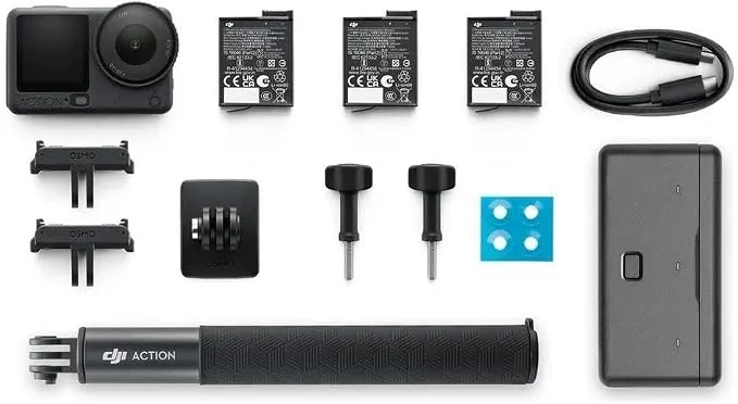 DJI Osmo Action kamera ve üç batarya dahil aksesuar paketi
