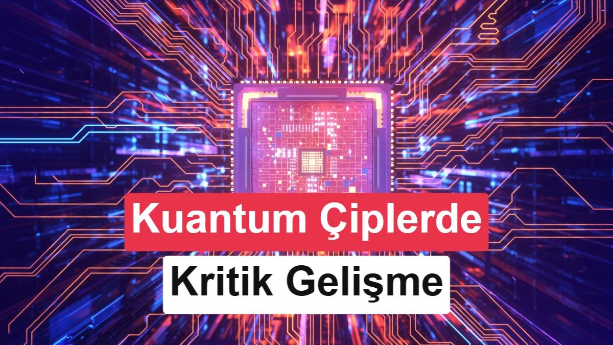 Beyaz eldivenli bir elin üzerinde tutulan kuantum işlemci çipi