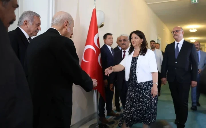 Meclis’te İmralı Heyeti üyeleri ile Devlet Bahçeli’nin görüşmesinden görüntü