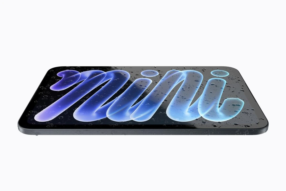 Yatay konumda, ekranında mavi ve mor grafikler bulunan iPad mini