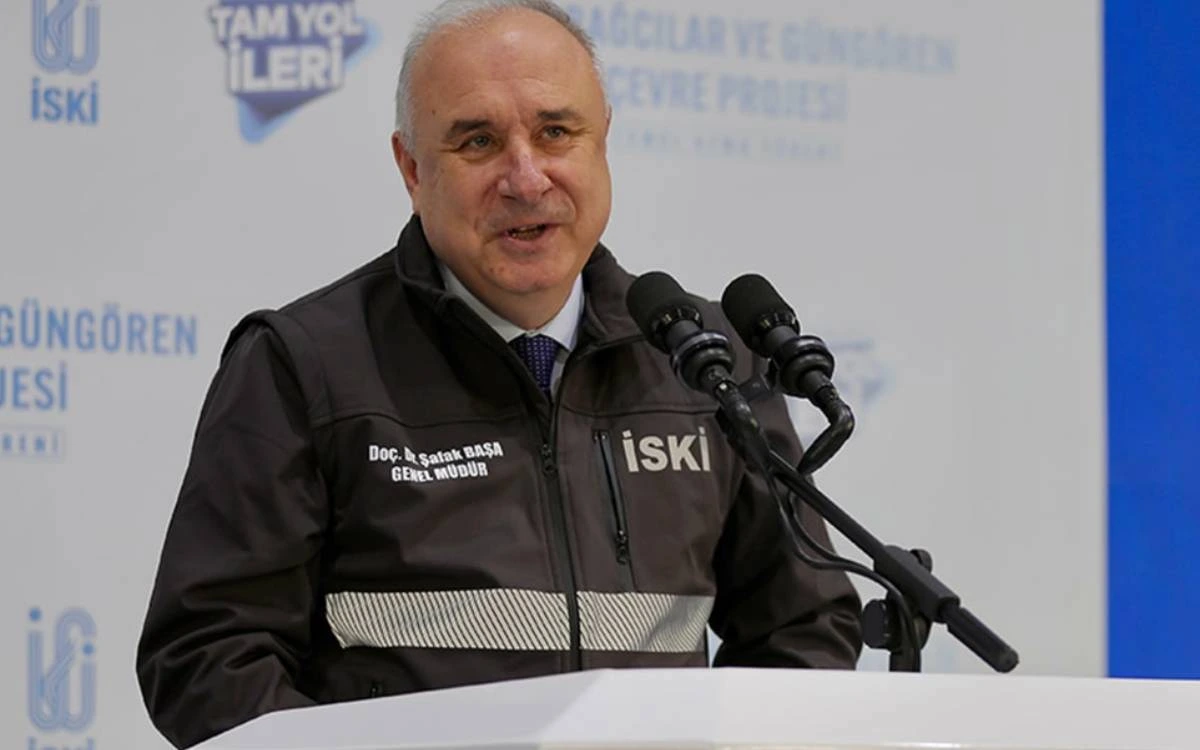 İSKİ Genel Müdürü Şafak Başa kürsüde konuşuyor