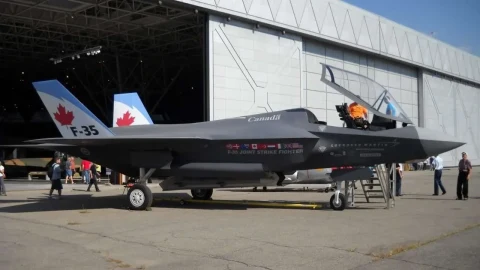 Kanada İlk İki CF-35A Lightning II Uçağını Teslim Aldı