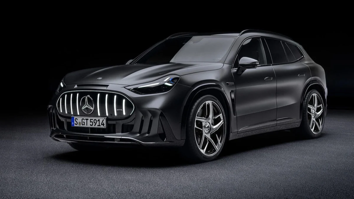 Siyah Mercedes-AMG GT SUV’un önden üç çeyrek görünümü