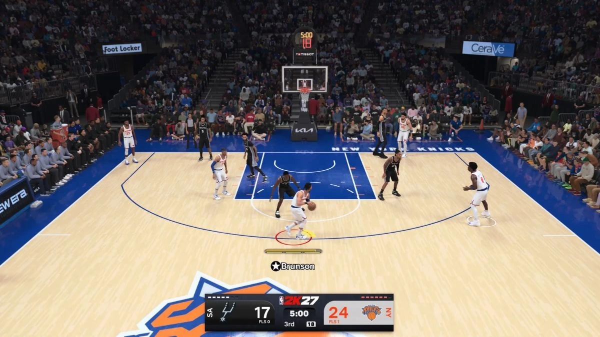 NBA 2K27’de basketbol maçında hücum yapan takım ve savunma oyuncuları