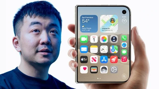 Carl Pei’nin yanında açık ekranıyla gösterilen katlanabilir iPhone Duo