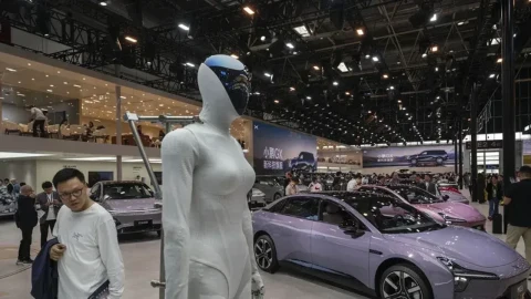 OpenAI insansı robot geliştiriyor: 2027’de demo hedefleniyor
