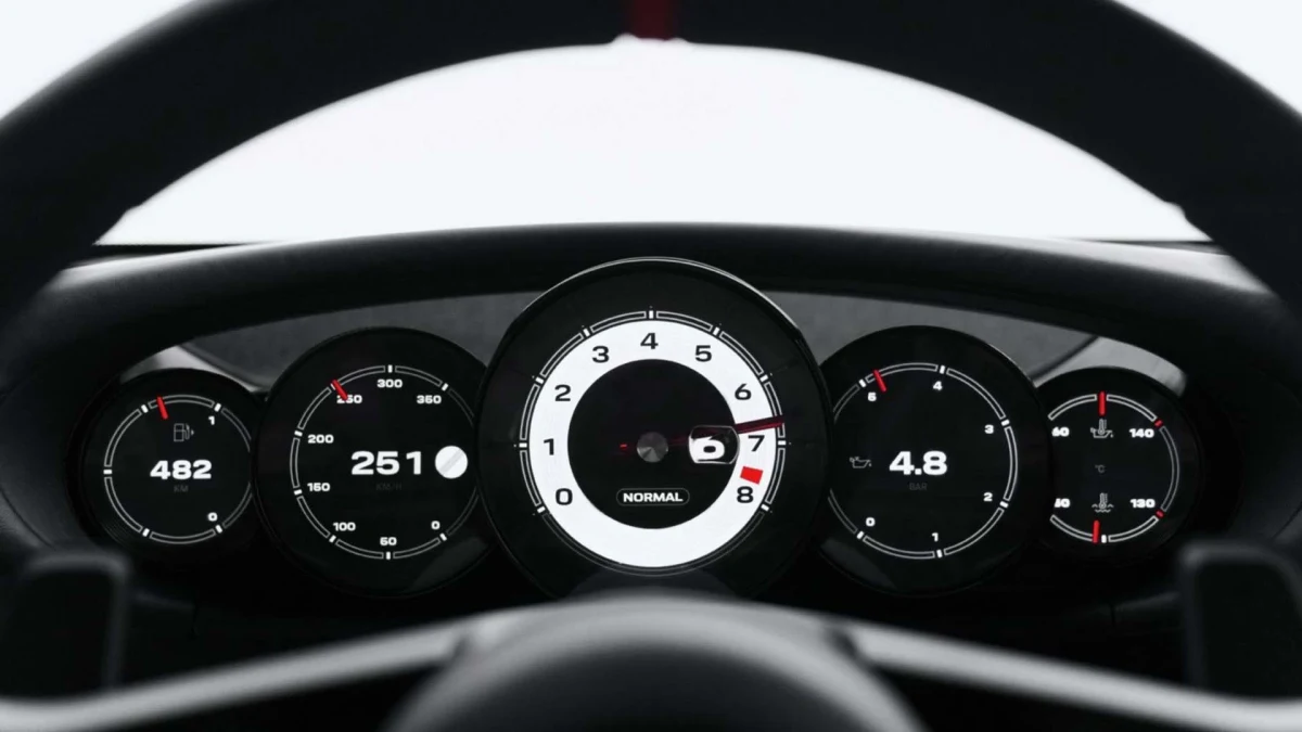 Porsche Mission S direksiyon arkasındaki beş yuvarlak gösterge