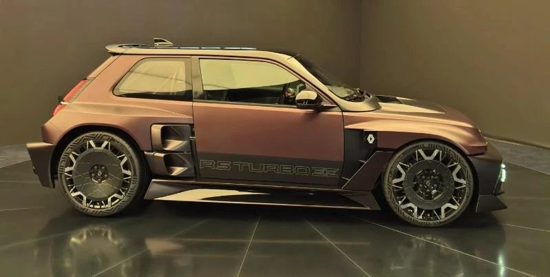 Renault 5 Turbo 3E’nin yandan görünümü