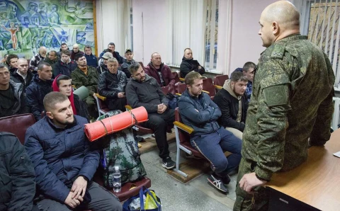 Rusya’da erkeklerin zorla askerî sözleşmeye yönlendirildiği iddiaları
