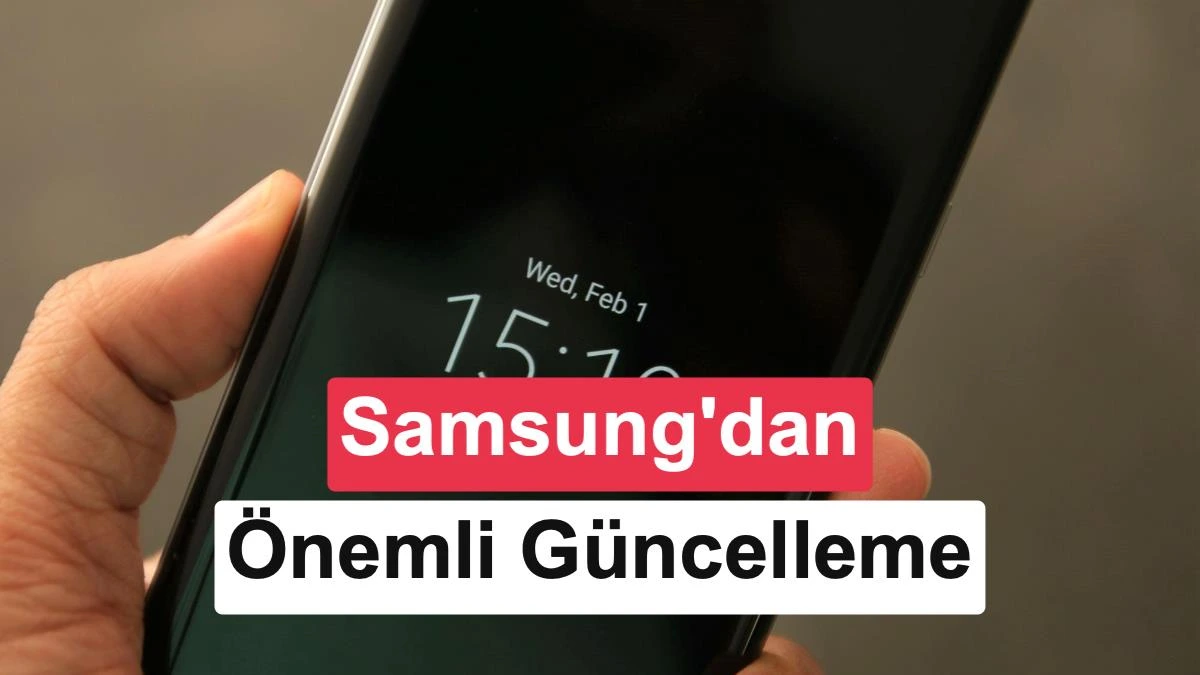 Bir kişinin elinde tuttuğu telefonda Always On Display ekranı açık
