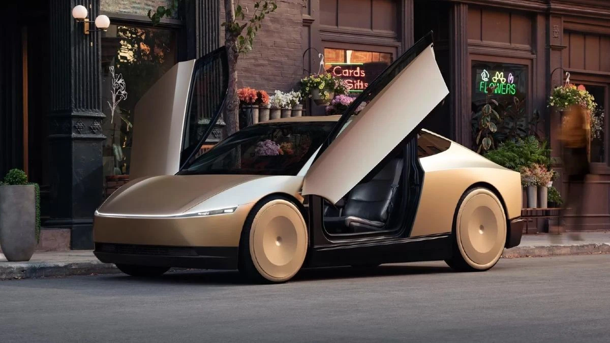 Tesla Cybercab şehir sokağında kapıları açık şekilde duruyor