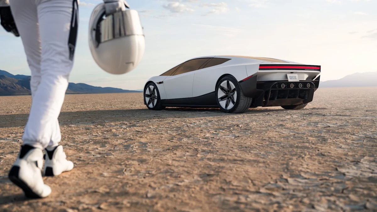 Tesla Roadster’ın arka görünümünde kanat ve itici çıkışları