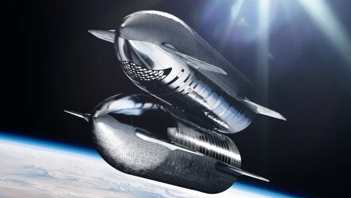 Dünya yörüngesinde ilerleyen iki Starship aracı