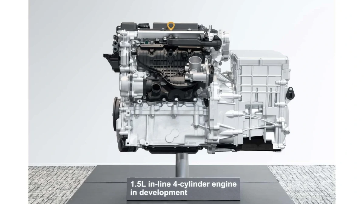Geliştirme aşamasındaki Toyota 1,5 litrelik dört silindirli motor ve güç aktarma bileşenleri